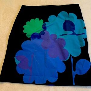 Boden Retro  SZ 4, Skirt,Slenderizing Navy Blue,Multicolored Flowers 34" x 22"